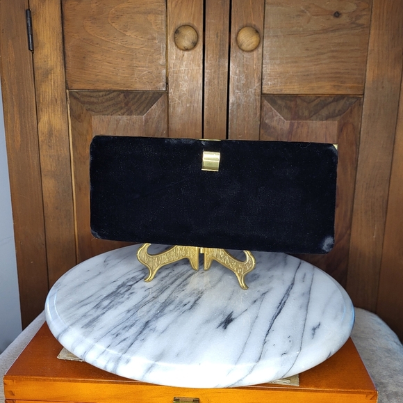 Elegant Black Velvet Clutch - Picture 16 of 16